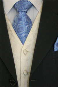kravata-sa-cvjetnim-uzorkom.jpg